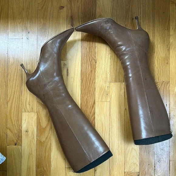 Jimmy Choo Brown Heeled Boots Timeless Design, classy and versatile - Picture 4 of 7